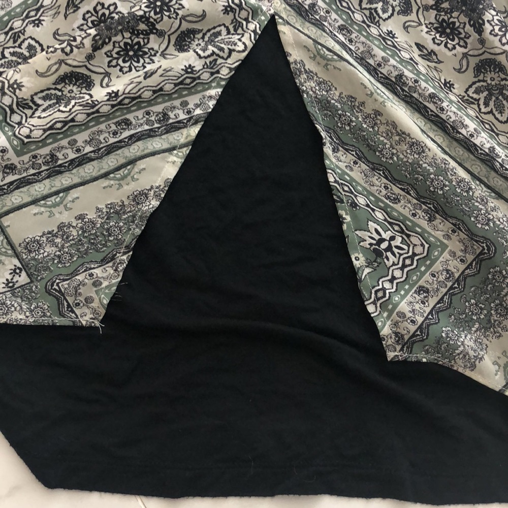 cold shoulder Top - Picture 4 of 4
